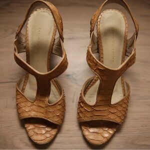 Brown leather Andre Valentino heels